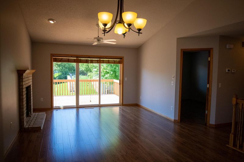 1050 Primrose Ln, Waconia, MN 55387
