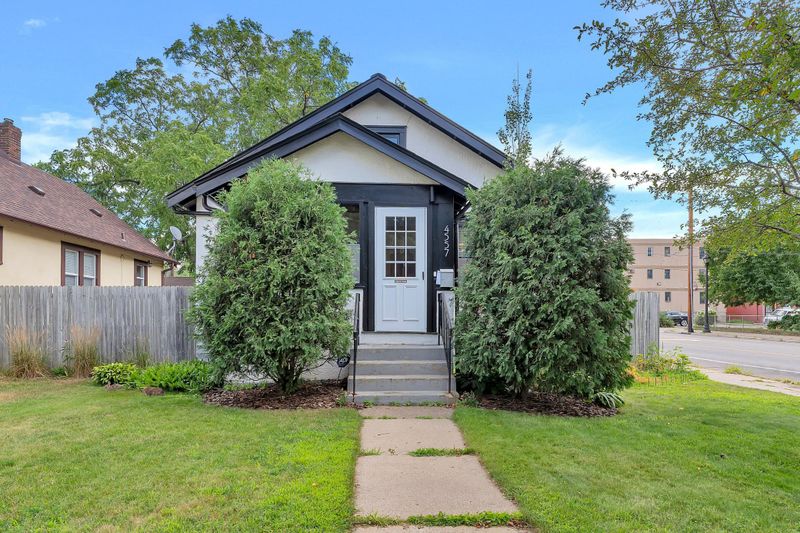 4557 Columbus Ave, Minneapolis, MN 55407