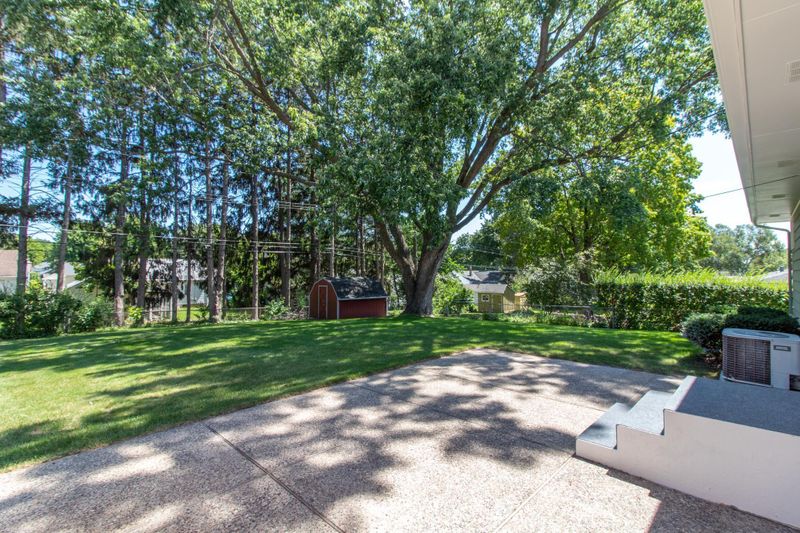 1546 5th Ave NE, Rochester, MN 55906