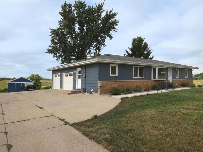 10060 50th St W, Veseli, MN 55046