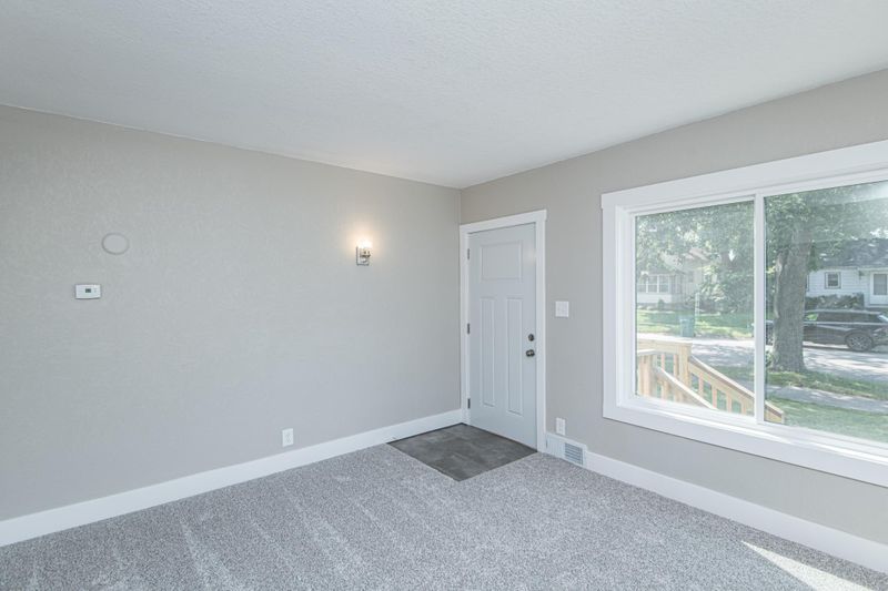 311 9th St NW, Rochester, MN 55901