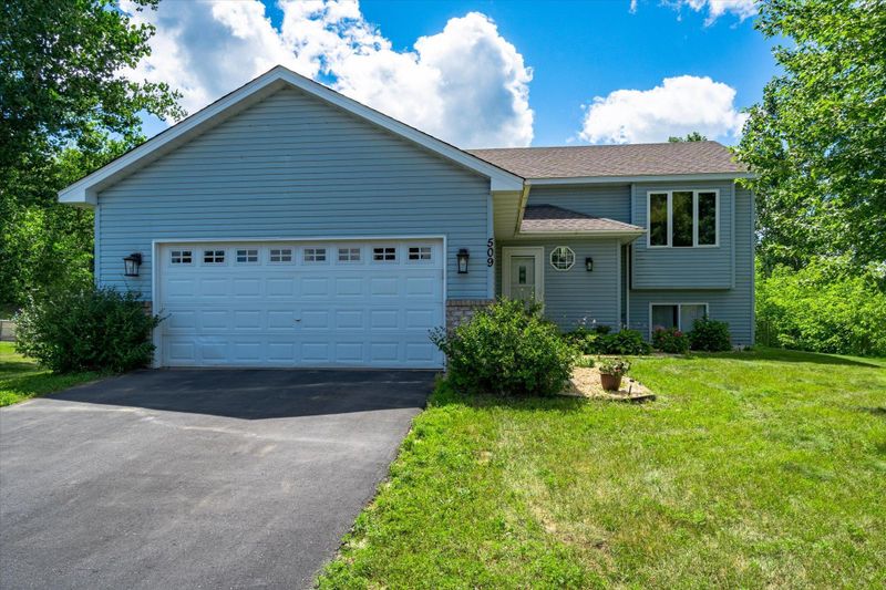 509 Horseshoe Ln, Braham, MN 55006