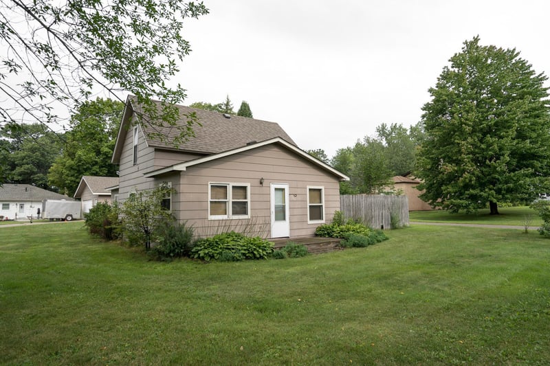 305 2nd St NE, Rock Creek, MN 55063