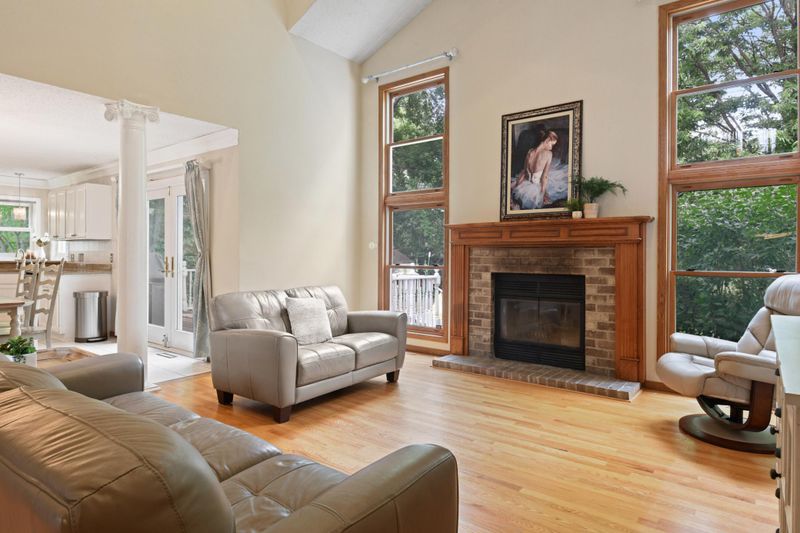 16272 Mayfield Dr, Eden Prairie, MN 55347