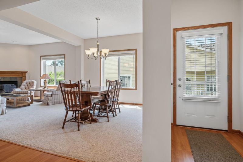 1601 Alphon Dr, Victoria, MN 55386
