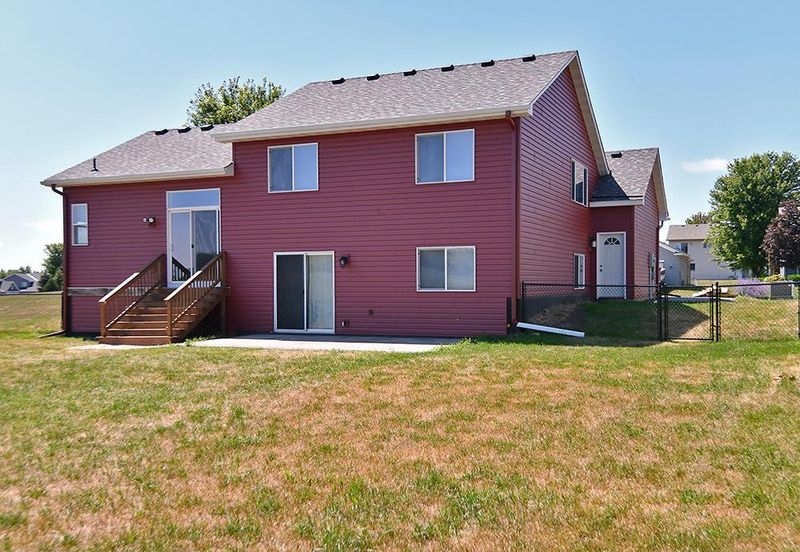 308 12th Ave NE, Lonsdale, MN 55046