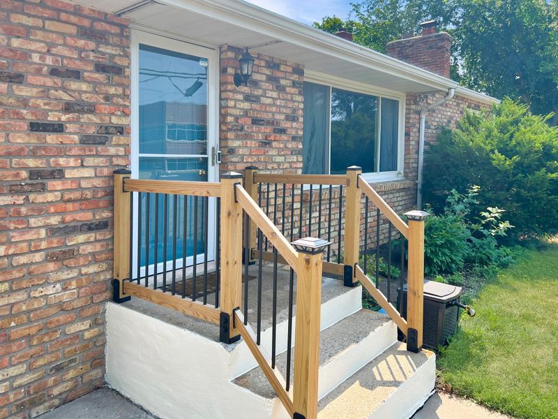 2668 Pascal St, Roseville, MN 55113
