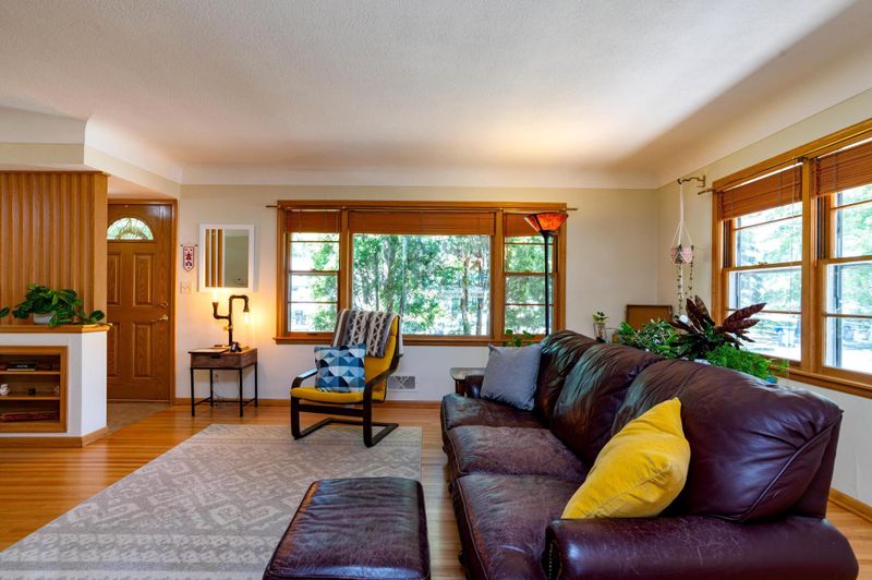 2130 Magnolia Ave E, Saint Paul, MN 55119