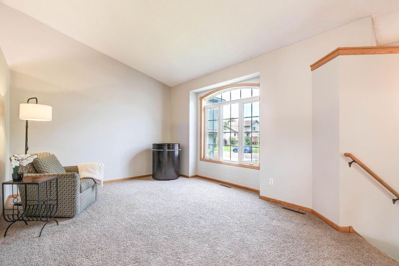 9671 Hamlet Ave S, Cottage Grove, MN 55016