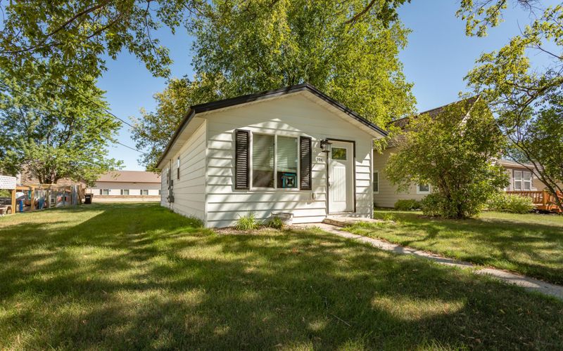 304 E 4th St, Starbuck, MN 56381