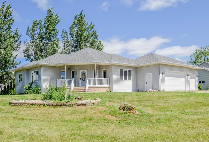 232 Poplar Ave, Lowry, MN 56349