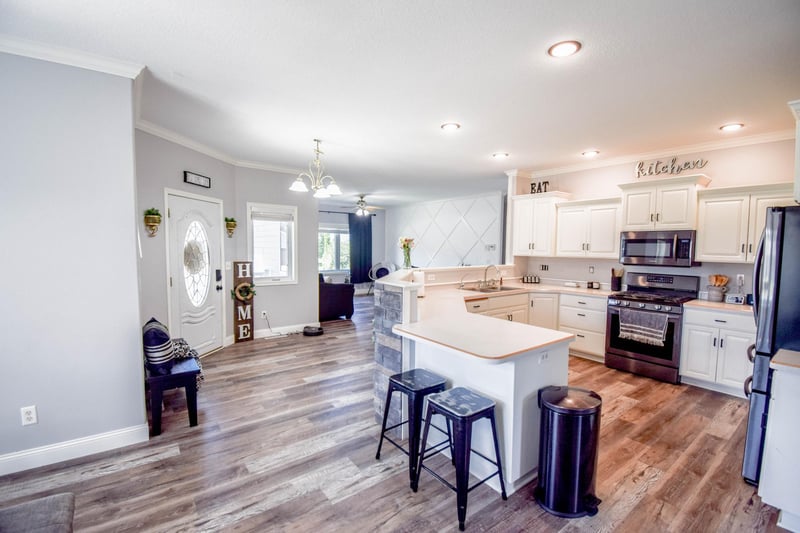 232 Poplar Ave, Lowry, MN 56349