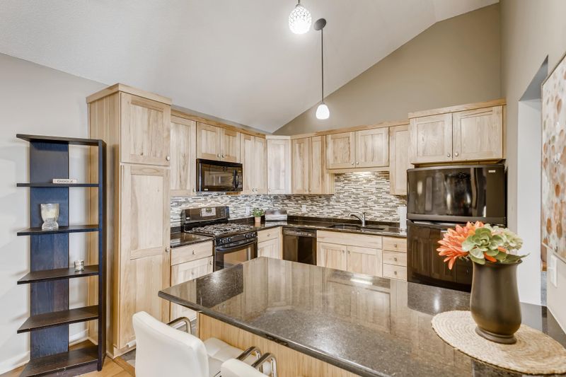 18639 Clear View Dr, Minnetonka, MN 55345
