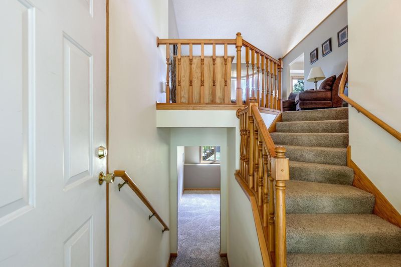 435 Hunter Dr, Watertown, MN 55388