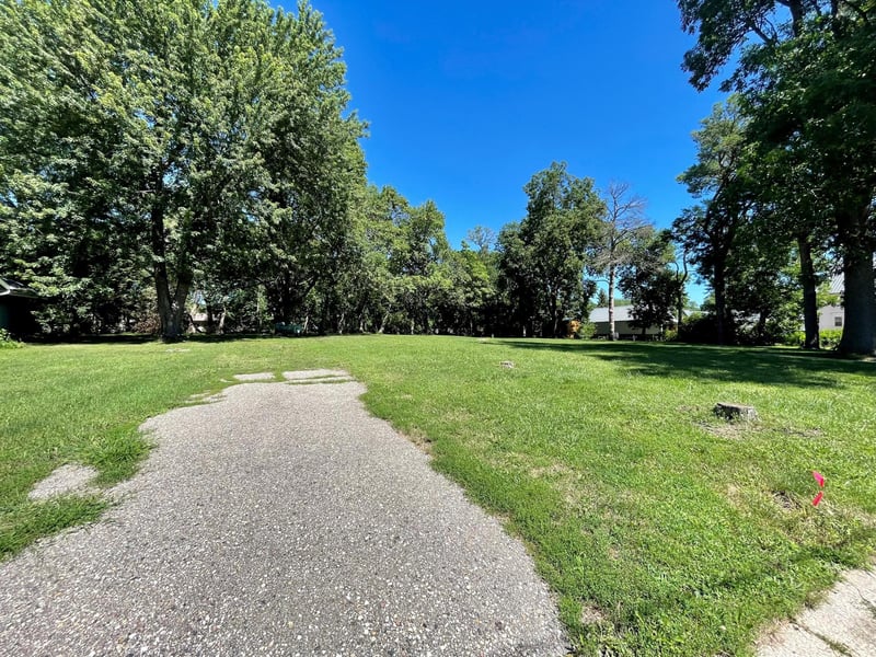 185 1st Ave, Round Lake, MN 56167