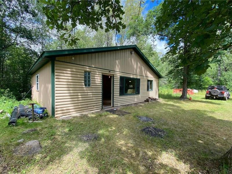 5752 Dara Dr, Kettle River, MN 55757