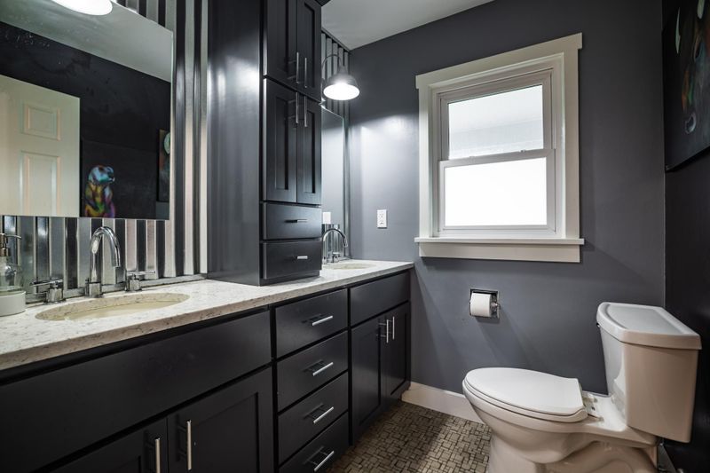 221 26th St S, La Crosse, WI 54601