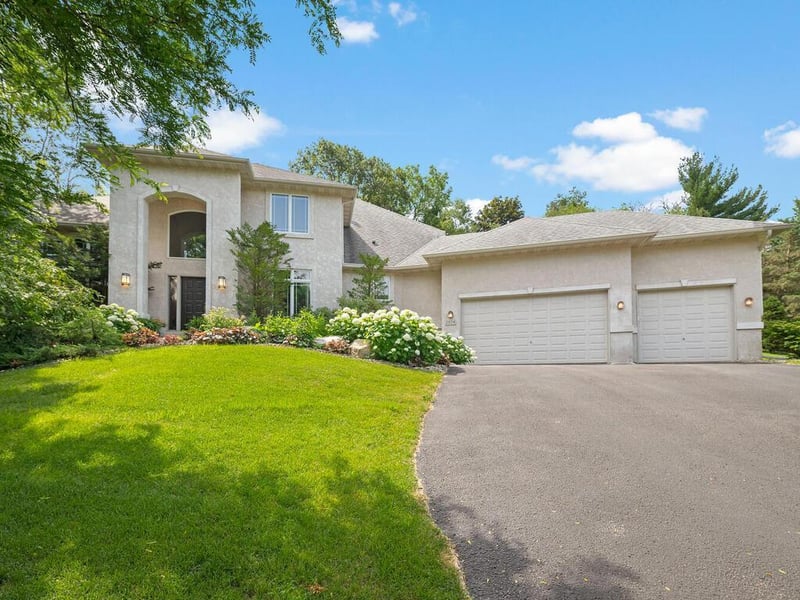 2024 Pine Ridge Dr, West Saint Paul, MN 55118