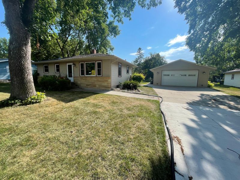 1220 17th St SW, Willmar, MN 56201