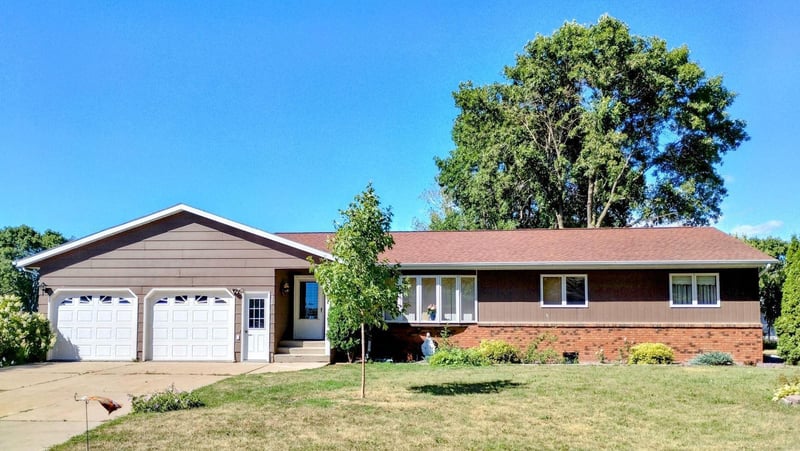 500 Carroll St NE, Sleepy Eye, MN 56085