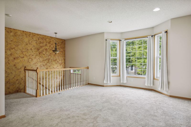 15838 Freedom Ln, Apple Valley, MN 55124