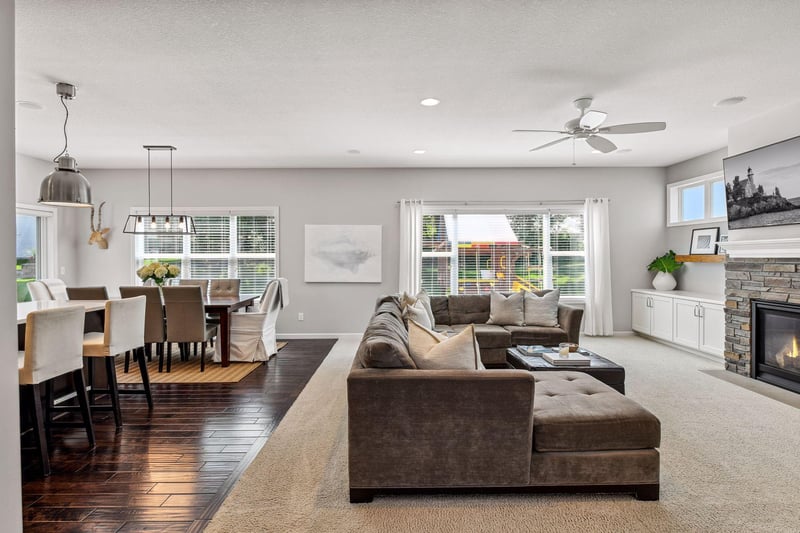 1433 Vince Trl, Eagan, MN 55121