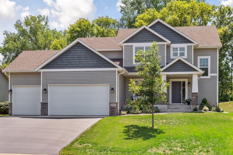 1433 Vince Trl, Eagan, MN 55121
