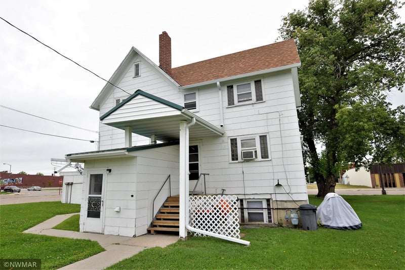 206 - 208 2nd St SE, Hallock, MN 56728