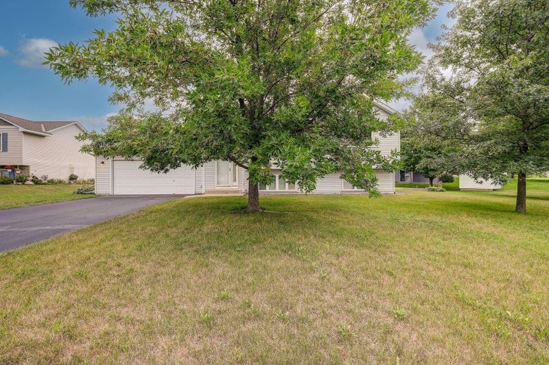 8040 Prairie Trl, Rockford, MN 55373