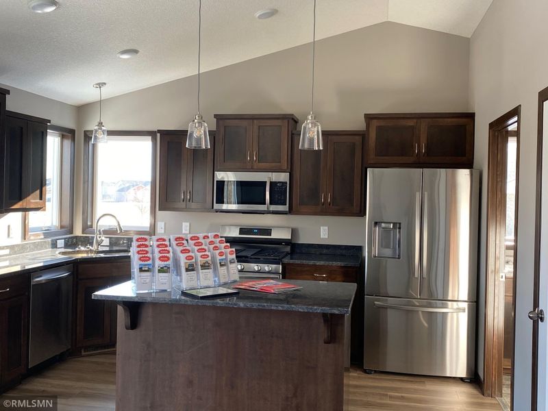 4218 Eaton Cir NE, Monticello, MN 55362