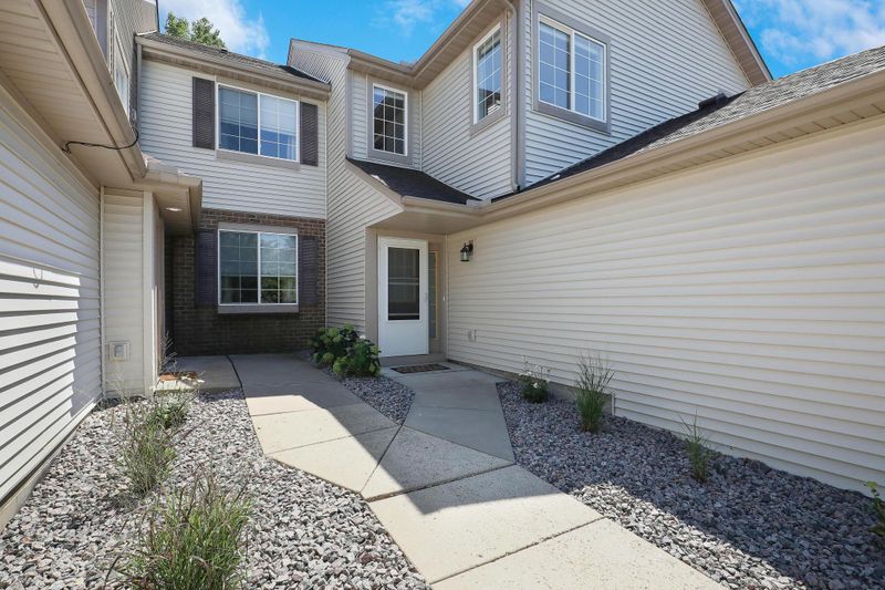 2156 Cool Stream Cir #1704, Eagan, MN 55122