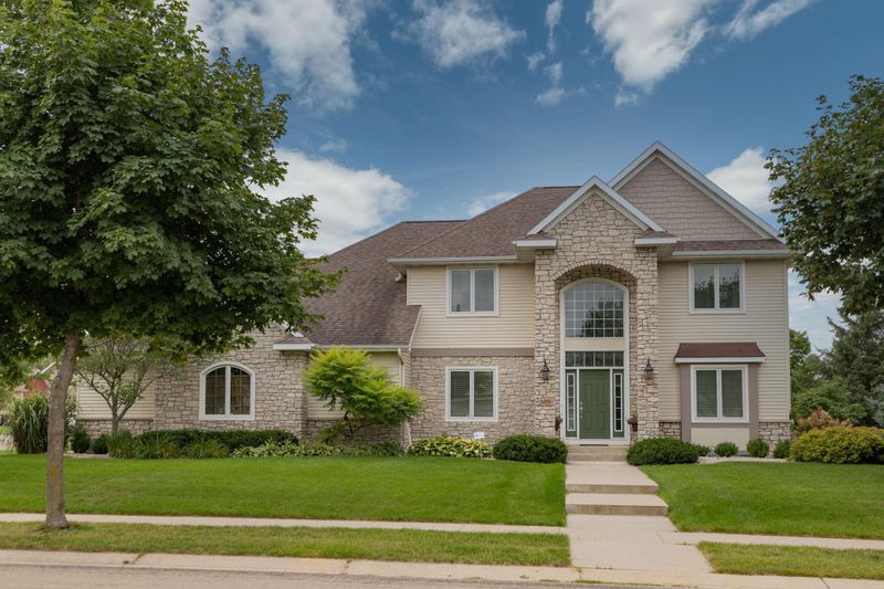 3459 Stone Point Dr NE, Rochester, MN 55906