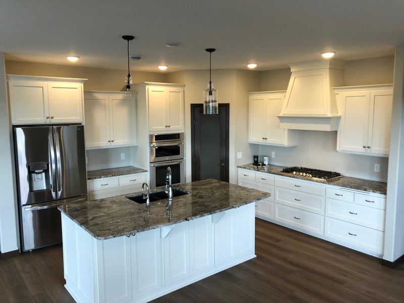 1681 Hurst Castle Rd, Saint Cloud, MN 56303