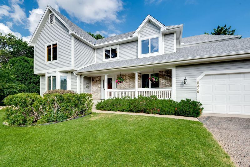 5275 Oak Ridge Ct, White Bear Lake, MN 55110