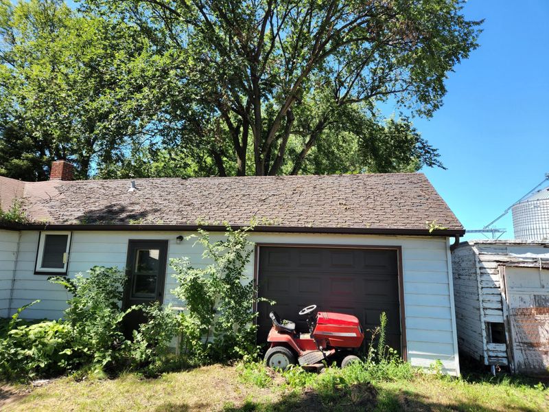 27 Division St S, Clara City, MN 56222