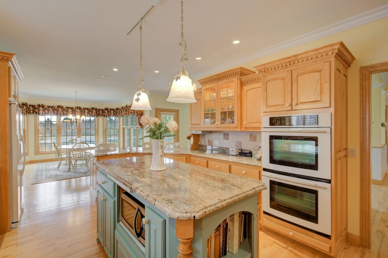 4395 Woodhill Dr, Loretto, MN 55357
