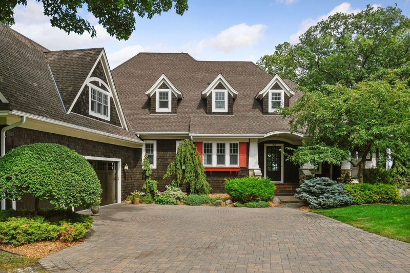 6040 Loring Dr, Mound, MN 55364