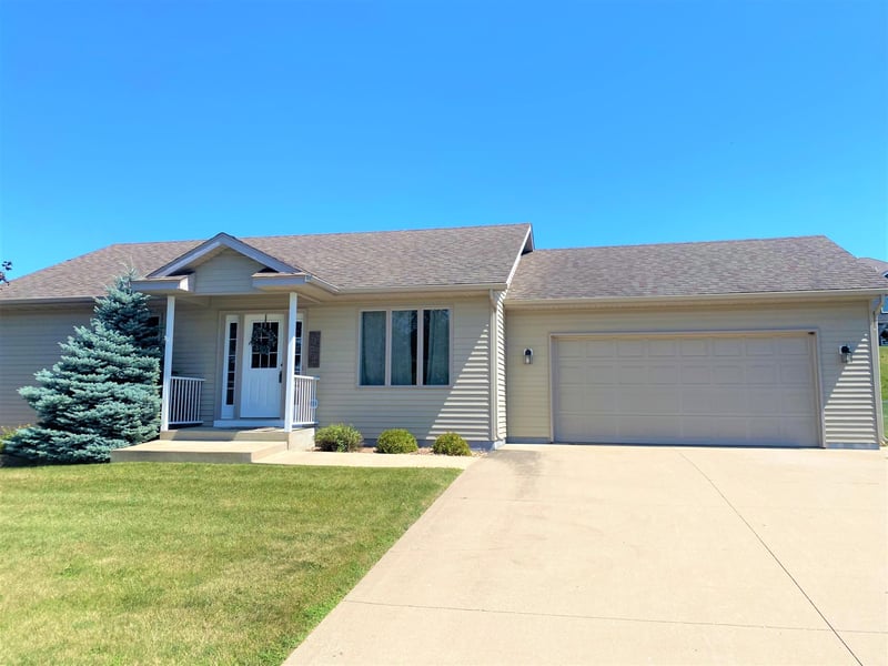 348 5th Ave SE, Dover, MN 55929