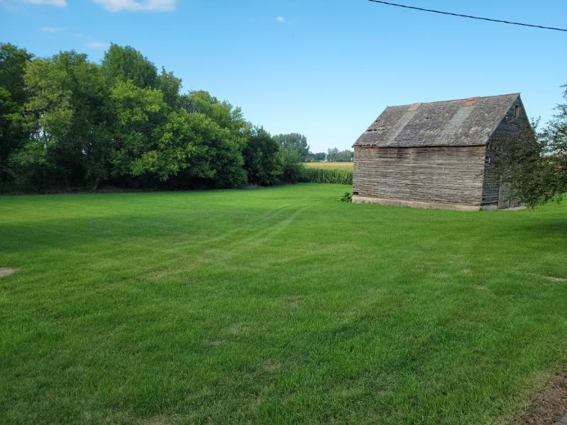 52061 50th St, Bricelyn, MN 56014
