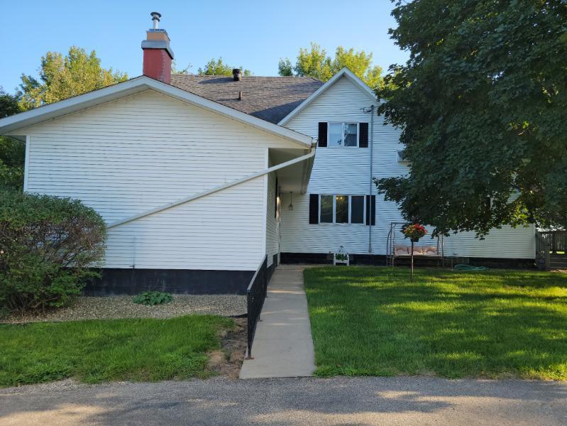 52061 50th St, Bricelyn, MN 56014