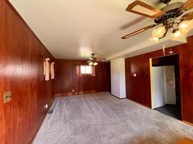 820 E Grove St, Caledonia, MN 55921