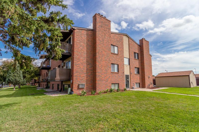 404 1st Ave NW #E, Dilworth, MN 56529