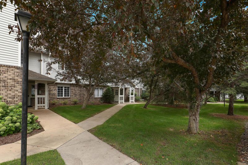 1063 Duckwood Dr #203, Eagan, MN 55123