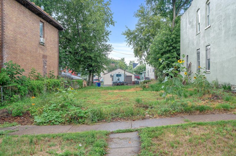 705 Farrington St, Saint Paul, MN 55103