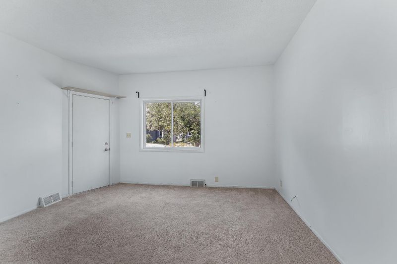 80 Winifred St W, Saint Paul, MN 55107