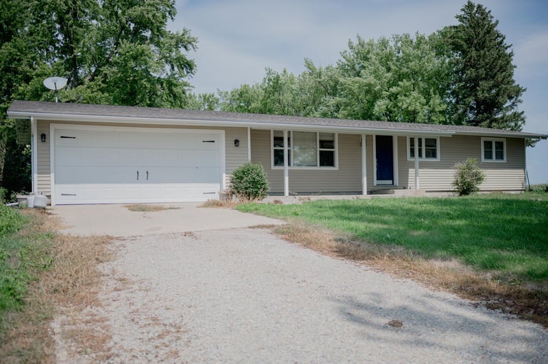 49842 30th St, Bricelyn, MN 56014