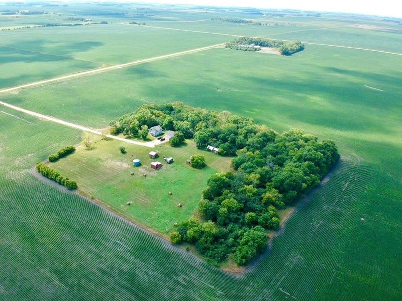 69494 290th St, Clinton, MN 56225