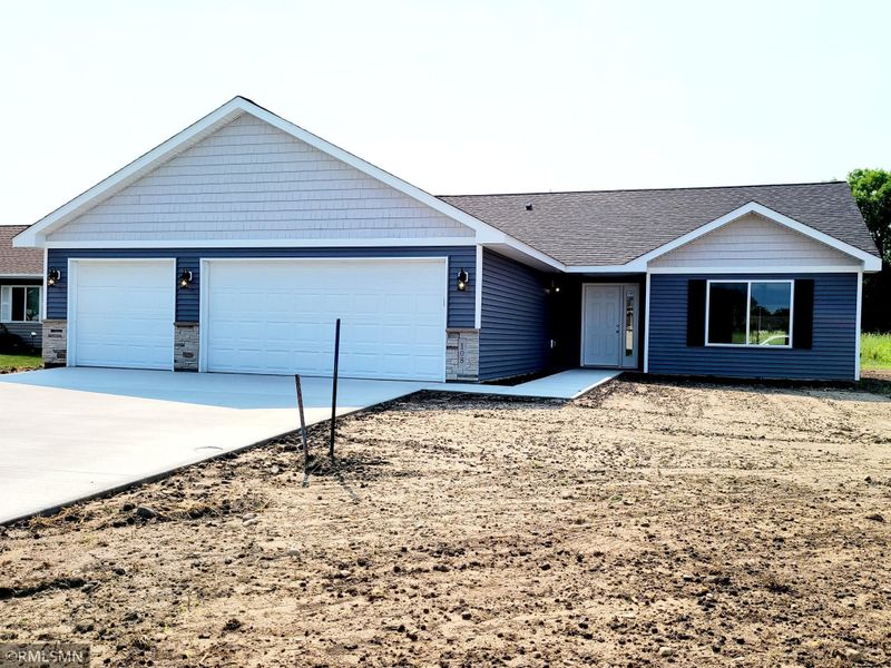 1004 11th St SE, Waseca, MN 56093