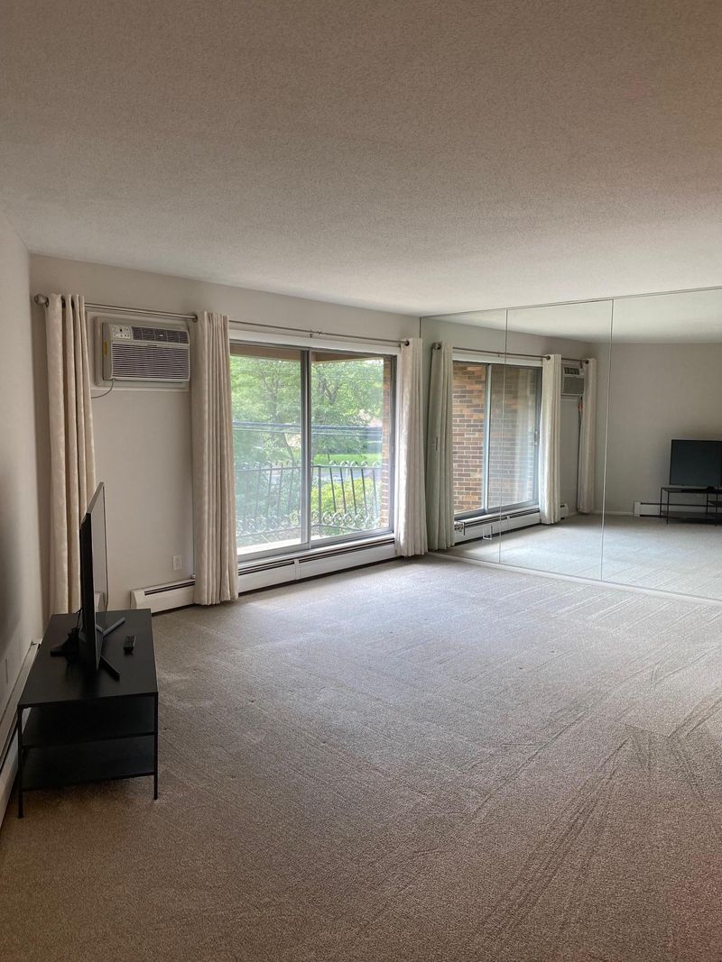 6051 W Broadway Ave #303, New Hope, MN 55428