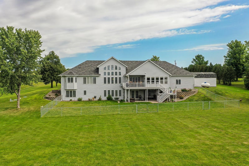 45494 Linda Ln, Kilkenny, MN 56052